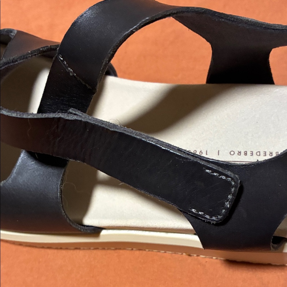 Ecco Black Leather Sandals European size 38. - Picture 5 of 5